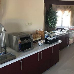Geyi̇kli̇ Sunshi̇ne Hotel